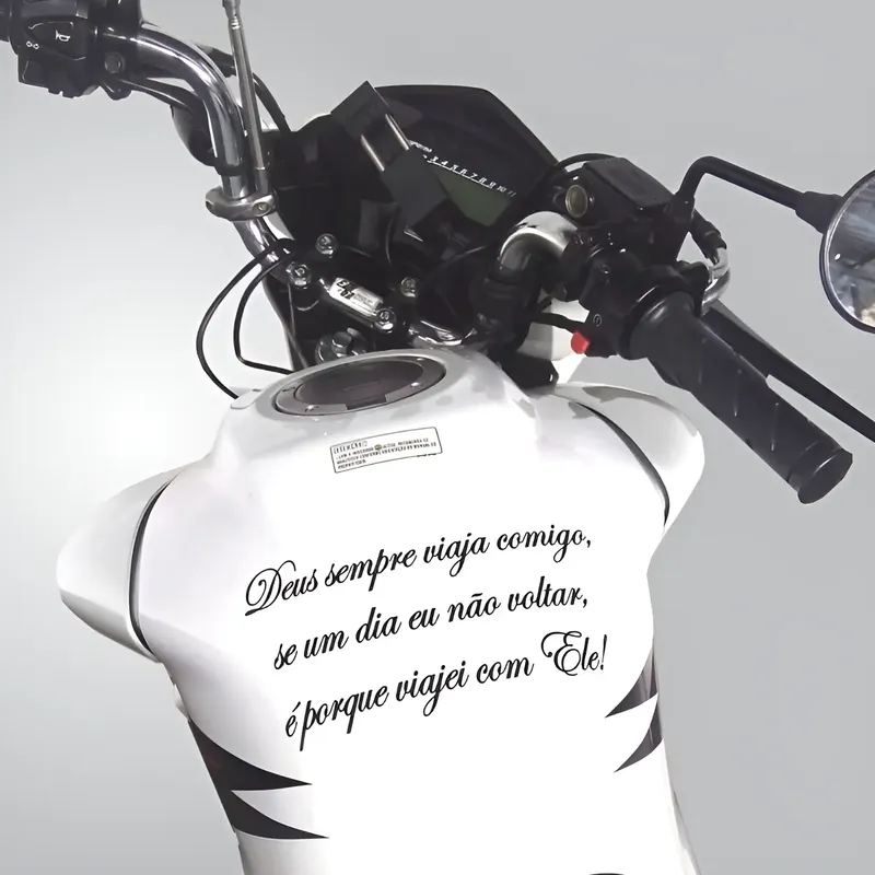 Adesivo Tanque Moto Carro Deus Sempre Viaja Comigo 18x10cm